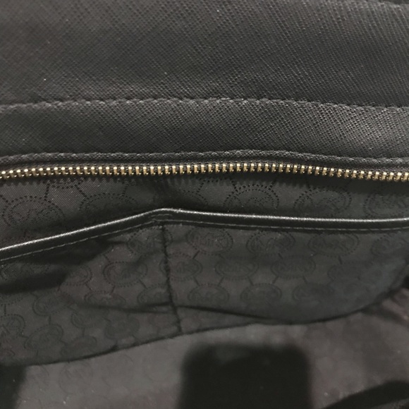 Michael Kors Large Selma, black, saffiano leather - Picture 7 of 7